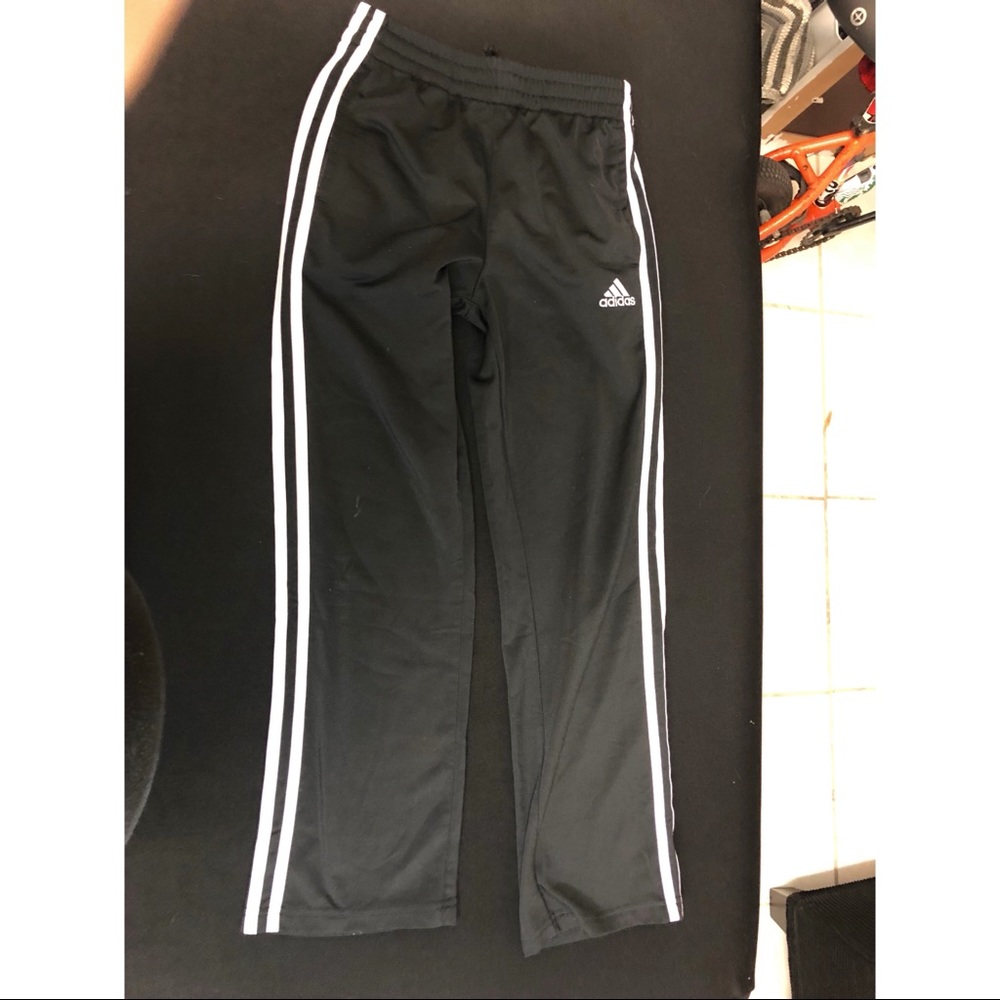 Adidas Sweatpants boys size medium 10 to 12